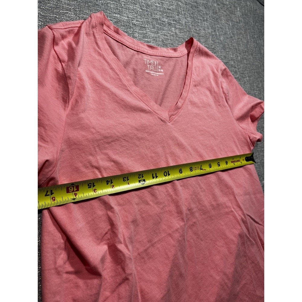 Time and Tru Women's M Pink Solid V-Neck Short Sleeve Pullover T-Shirt - Picture 4 of 5